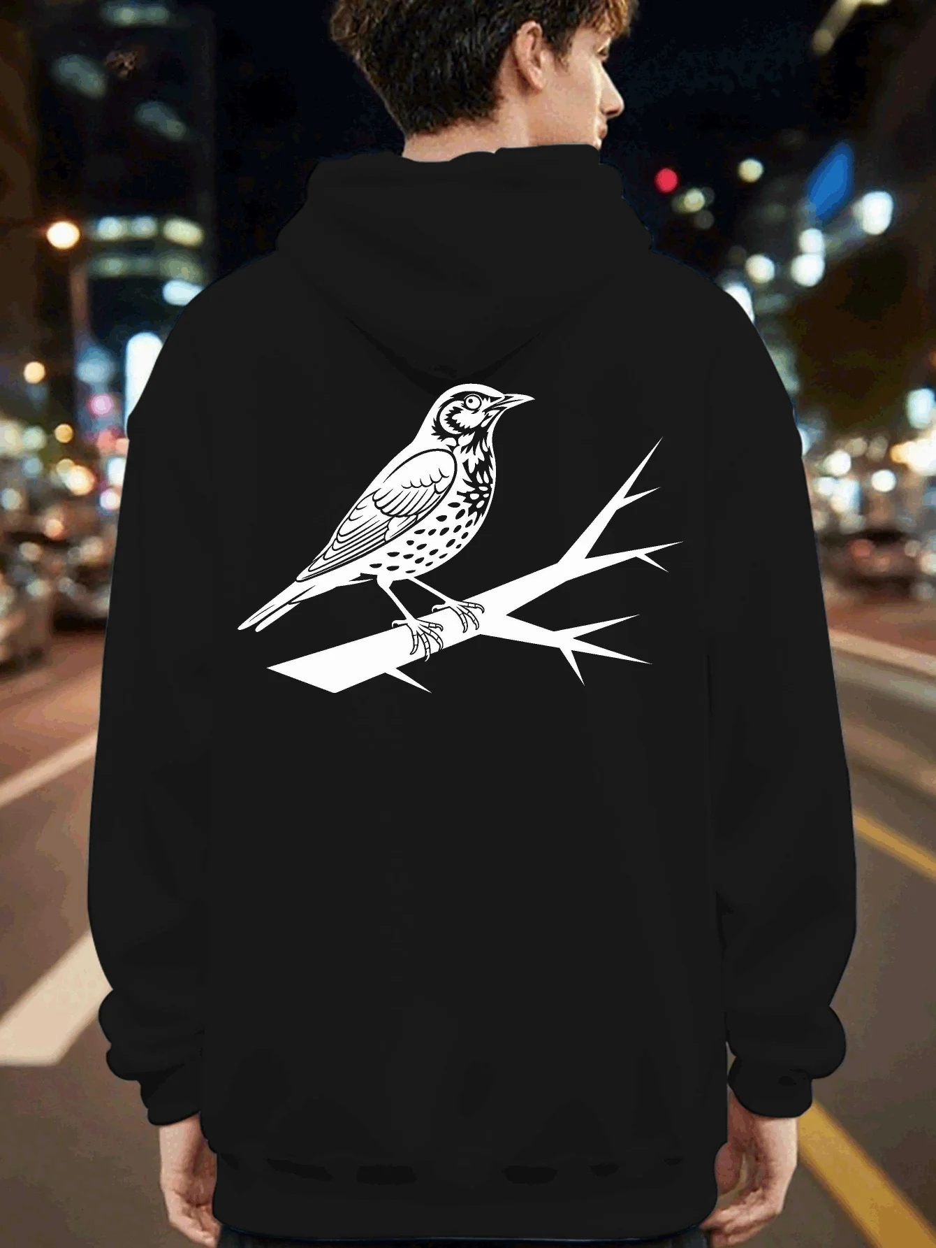 Street Fashion Shanghai - Moletom com capuz estampado com um
