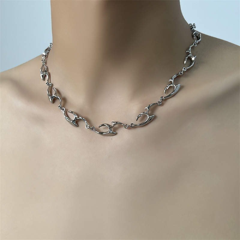 Colar de metal em forma irregu - Street Fashion Trends 2025 avaliação e preço