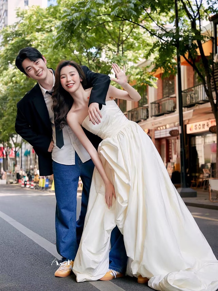 Vestido de Casamento Estilo Co - Street Fashion Photography avaliação e preço