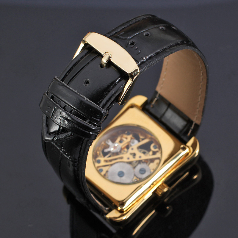 Um Relógio Mecânico Retangular - Street Fashion High End avaliação e preço