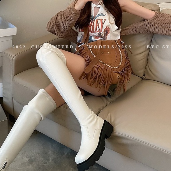 Mulheres estiramento sobre o j - Street Fashion Winter 2026 avaliação e preço